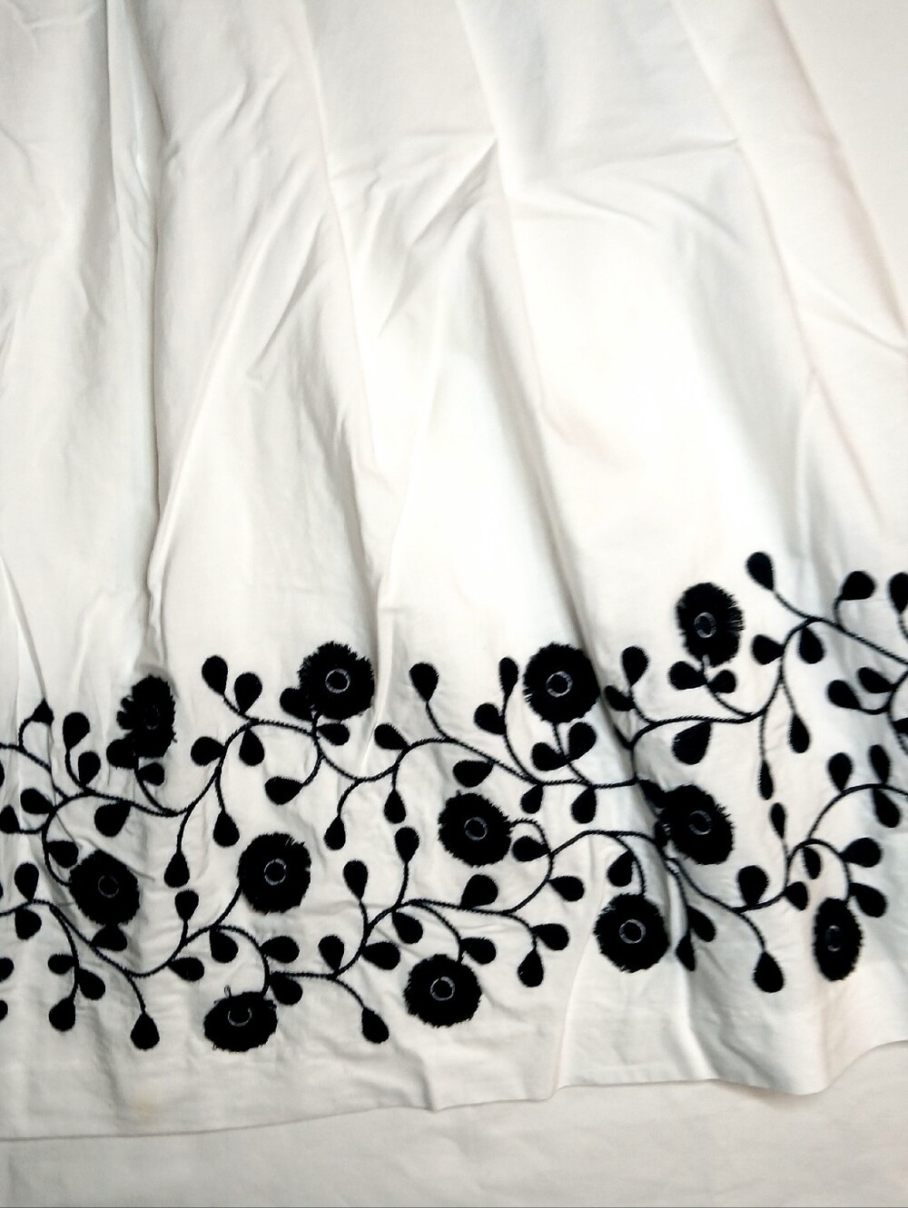 Talbots Size 6 Skirt Bell Pleated  Lined Side Slit and Zipper Black White Floral - Picture 6 of 13